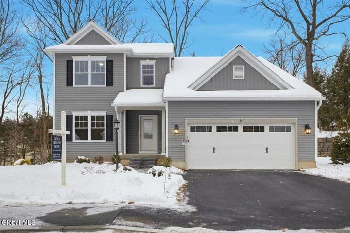14 Wellington Court, Clifton Park, NY, photo 1