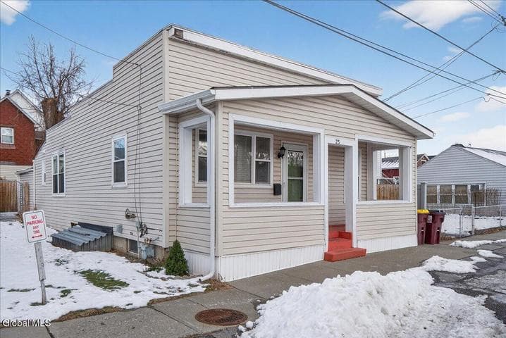 25 Corning Street, Colonie, NY, photo 4