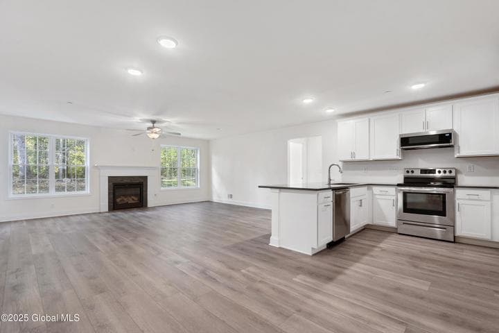 139 Carriage Boulevard, Rotterdam, NY, photo 4