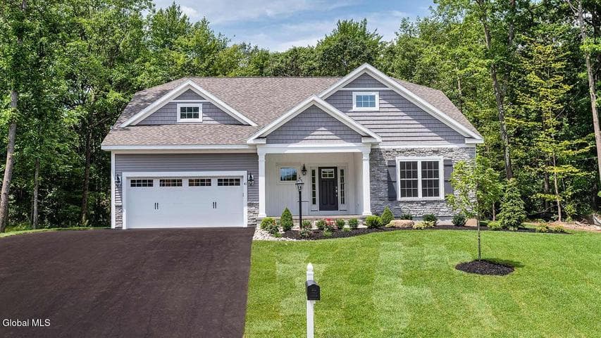 7 Stone Creek Drive, East Greenbush, NY, photo 1