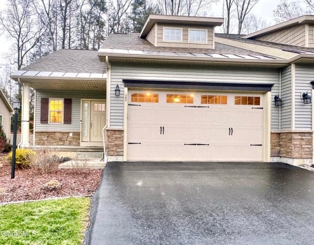 25 Canterbury Lane, Delmar, NY, photo 3