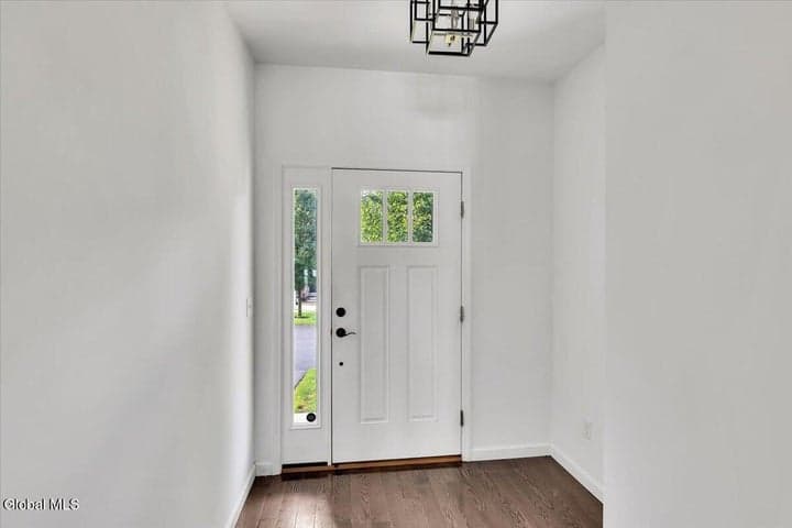 22 Stacey Way, North Greenbush, NY, photo 2