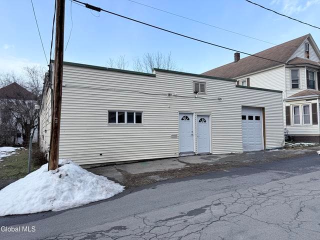 8 Yeoman Street, Amsterdam, NY, photo 1