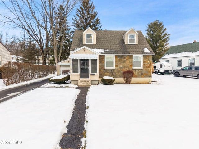 4 Woodrow Road, Amsterdam, NY, photo 1