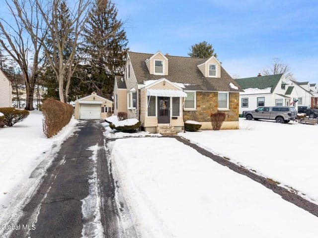 4 Woodrow Road, Amsterdam, NY, photo 2