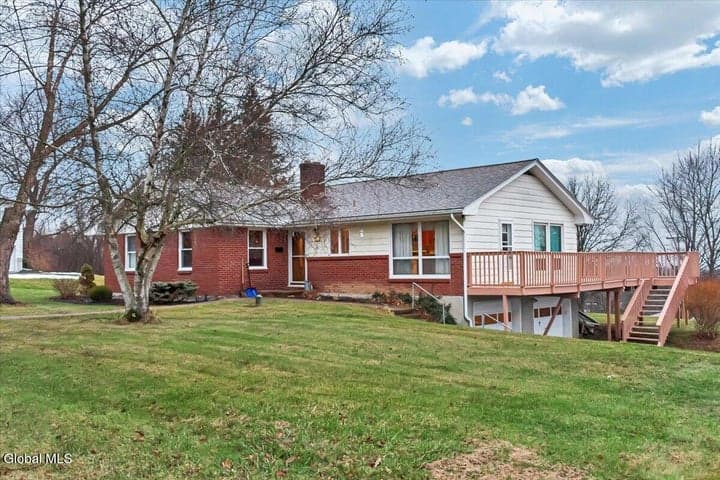 144 Horizon View Drive, East Greenbush, NY, photo 1