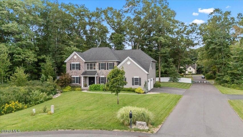 76 Tamarack Lane, Colonie, NY, photo 1