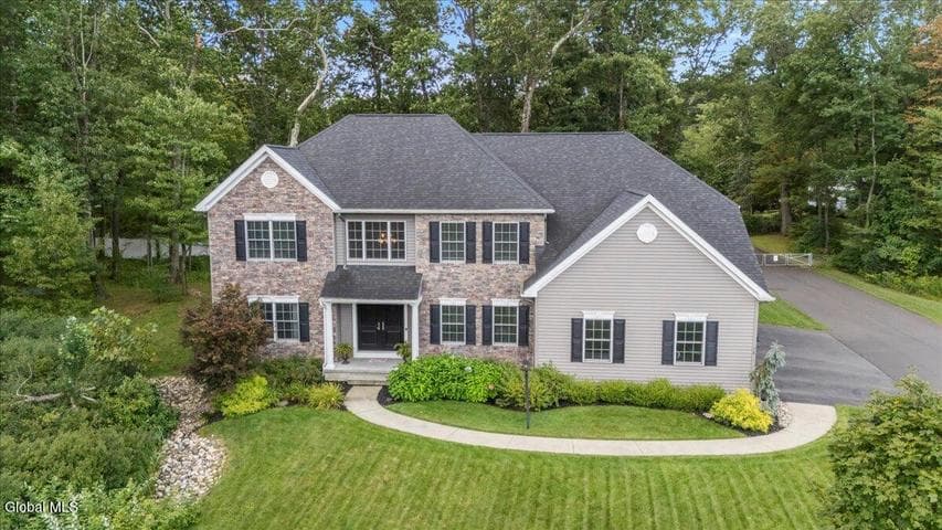76 Tamarack Lane, Colonie, NY, photo 2