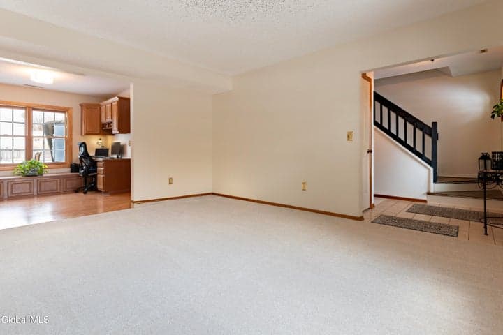 42 Capitol Place, East Greenbush, NY, photo 4
