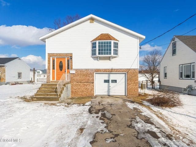 27 Grieme Avenue, Amsterdam, NY, photo 1