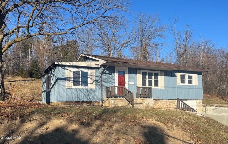 41 Saint Claire Street, Ticonderoga, NY, photo 3