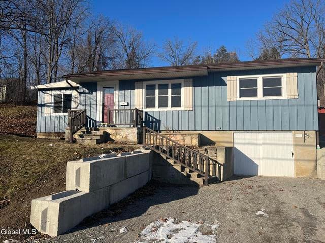 41 Saint Claire Street, Ticonderoga, NY, photo 4