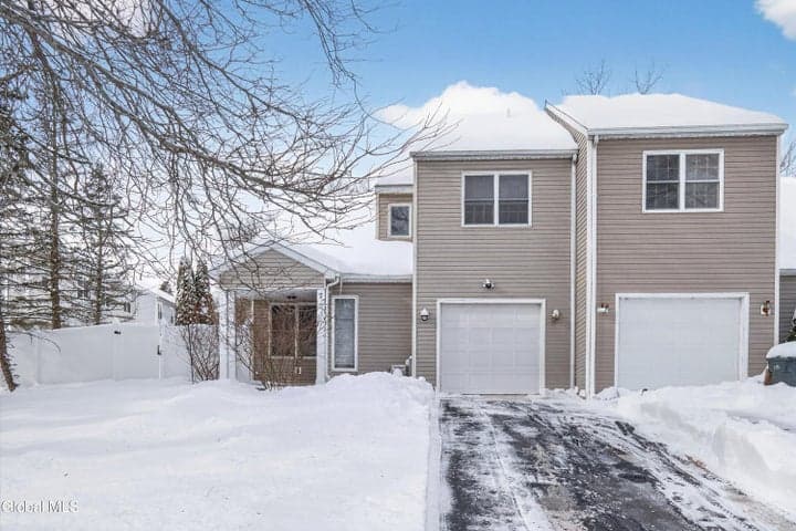 7 Cindy Way, Cohoes, NY, photo 1