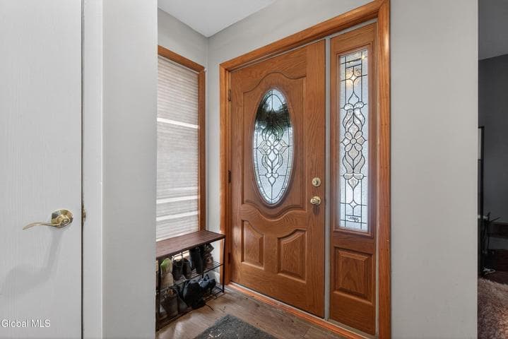 7 Cindy Way, Cohoes, NY, photo 4