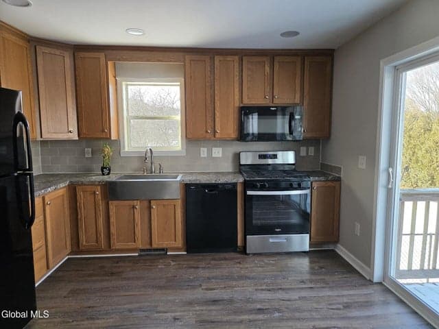 175 Main Street, Schoharie, NY, photo 5