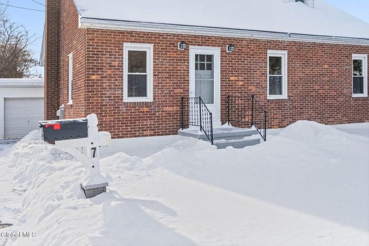 7 Onderdonk Avenue, East Greenbush, NY, photo 3