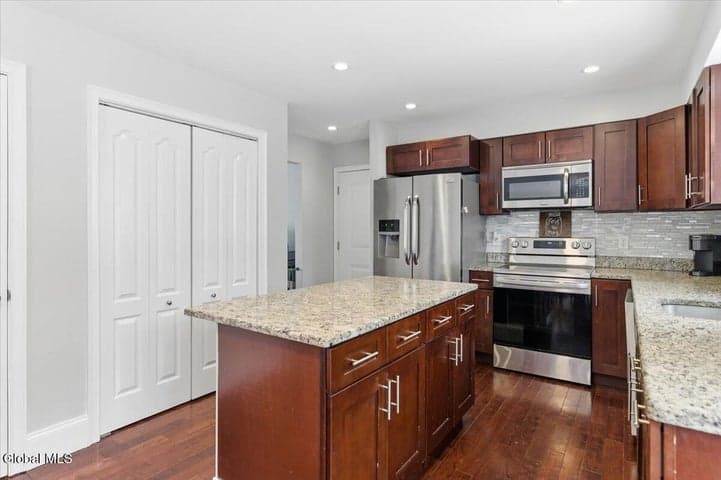 61 Plank Road, Halfmoon, NY, photo 5