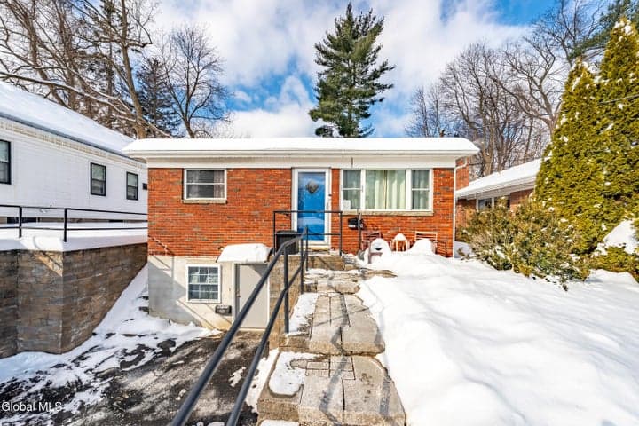 26 Daytona Avenue, Albany, NY, photo 2