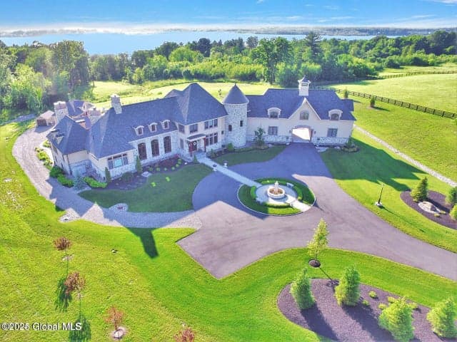 65 Brown Road, Saratoga, NY, photo 3