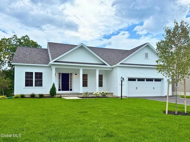 10 Espen Place, Niskayuna, NY, photo 1