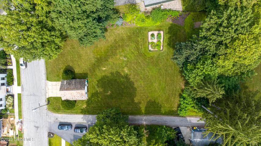 L70 N Circular North Street, Saratoga Springs, NY, photo 4