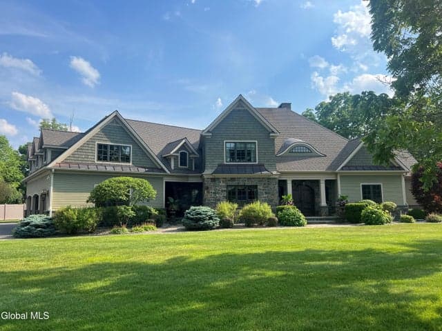 106 Greenfield Avenue, Saratoga Springs, NY, photo 2