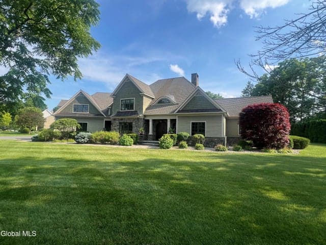 106 Greenfield Avenue, Saratoga Springs, NY, photo 3