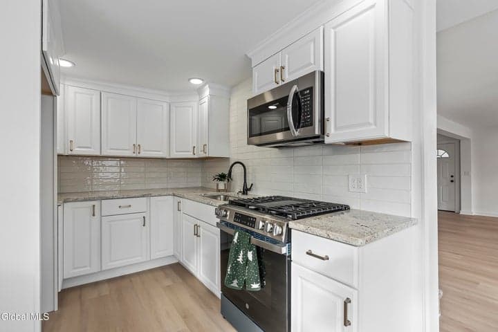 9 Michigan Avenue, East Greenbush, NY, photo 2