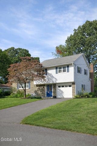 4 Oaktree Lane, Colonie, NY, photo 1