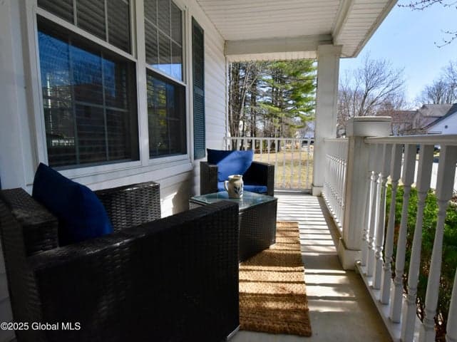 27 Horseshoe Drive, Saratoga Springs, NY, photo 2
