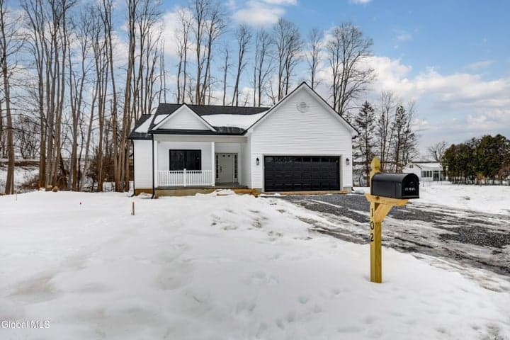 102 Anna Court, Rotterdam, NY, photo 1