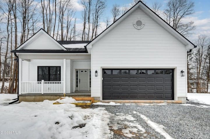 102 Anna Court, Rotterdam, NY, photo 5