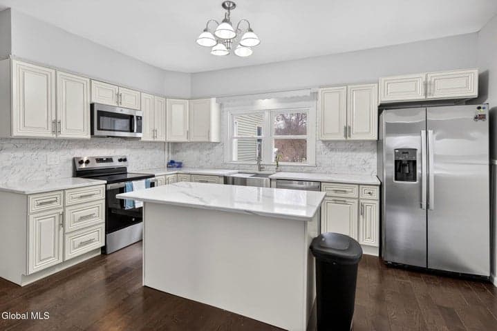 32 Lawrence Street, Watervliet, NY, photo 3