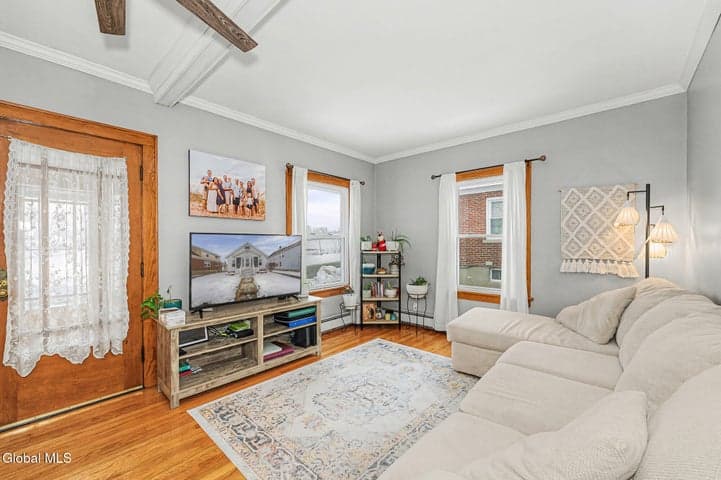 19 Pleasant Avenue, Amsterdam, NY, photo 3