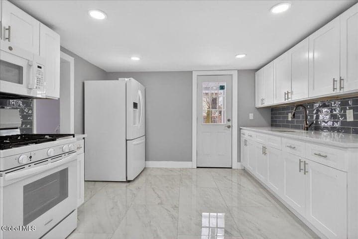 177 Elm Street, Saratoga Springs, NY, photo 3
