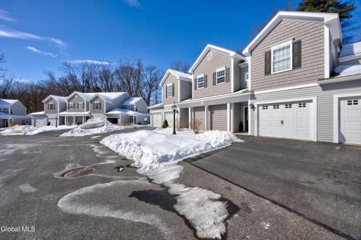 1002 Grayson Place, Glenville, NY, photo 1