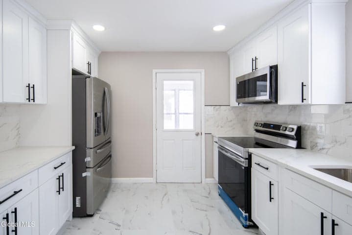 59 Lawnridge Avenue, Albany, NY, photo 3