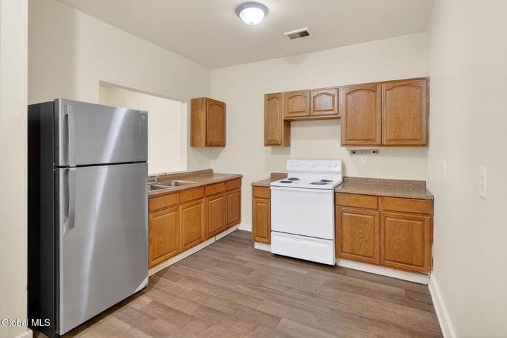 38 Tyler Street, Troy, NY, photo 4