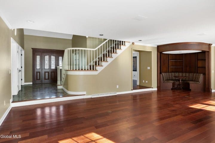 6 Beacon Hill Drive, Saratoga Springs, NY, photo 4