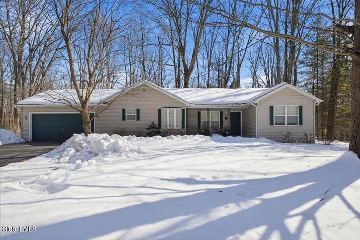 11 Schuyler Way, Northumberland, NY, photo 1