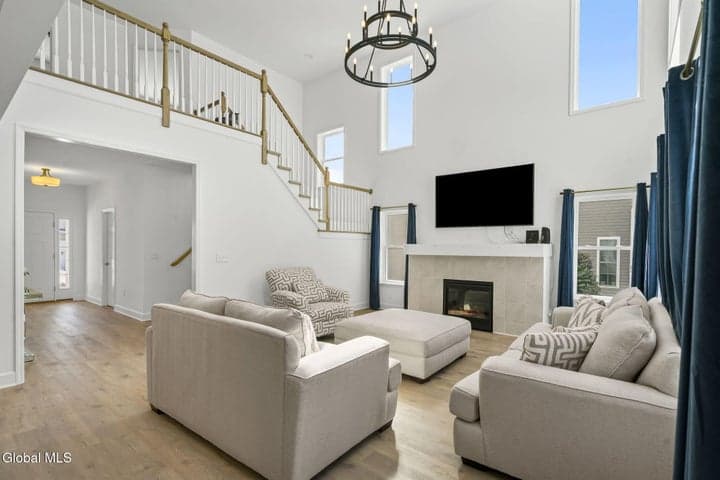 21 Bergen Place, Niskayuna, NY, photo 4