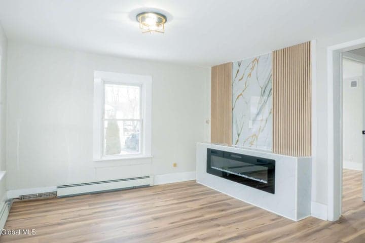 142 Saratoga Avenue, Mechanicville, NY, photo 2