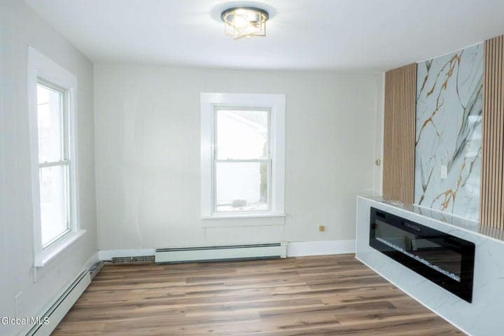 142 Saratoga Avenue, Mechanicville, NY, photo 3