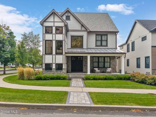 19 Aurora Avenue, Saratoga Springs, NY, photo 1