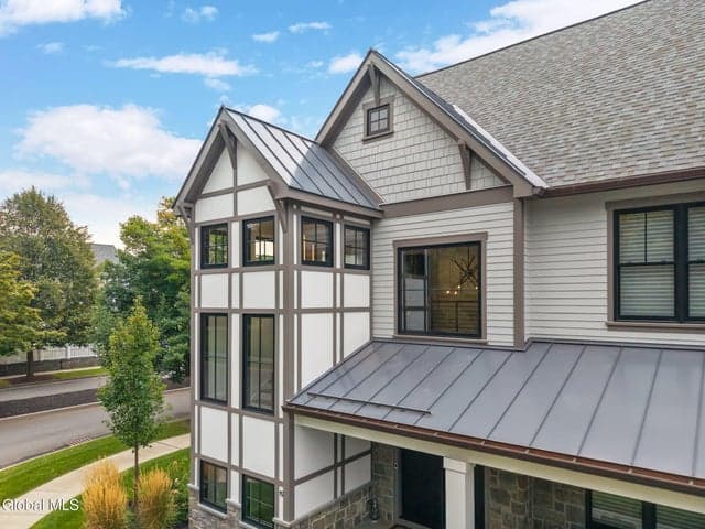 19 Aurora Avenue, Saratoga Springs, NY, photo 5