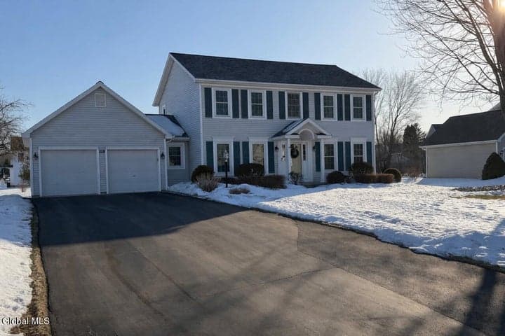19 Marne Street, Colonie, NY, photo 1
