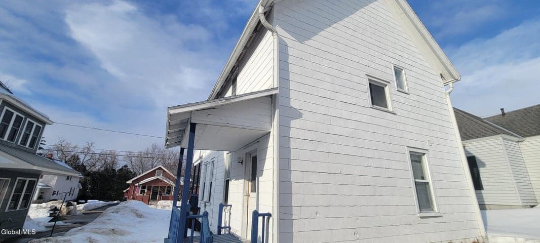 32 Walnut Street, Gloversville, NY, photo 3