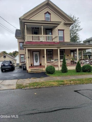 34 3rd Avenue, Gloversville, NY, photo 1