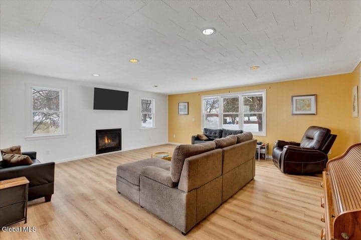 40 Leonard Street, Northumberland, NY, photo 5