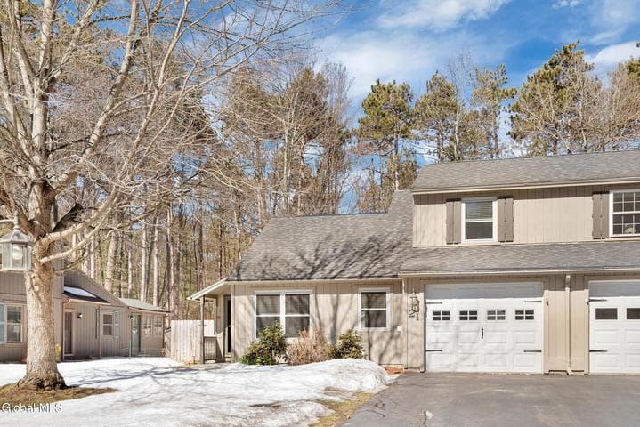 21 Arrow Wood Place, Malta, NY, photo 1